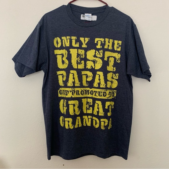 Men's  T Shirt  Size L  "Only the Best Papas Get Promted to Great Grandpa" - Picture 1 of 9